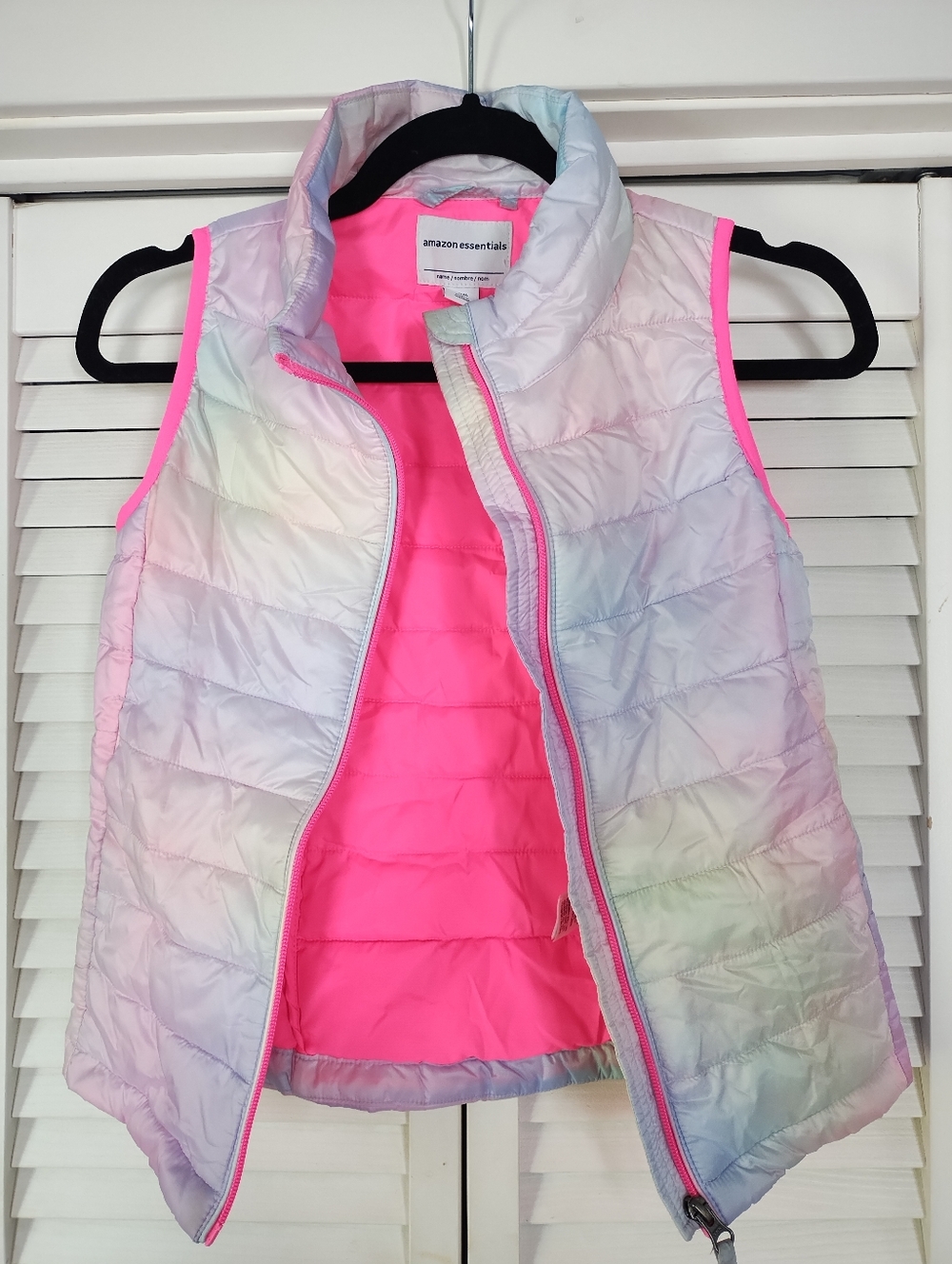 Amazon Essentials Girls' Pastel Ombre Puffer Vest with Neon Pink Interior